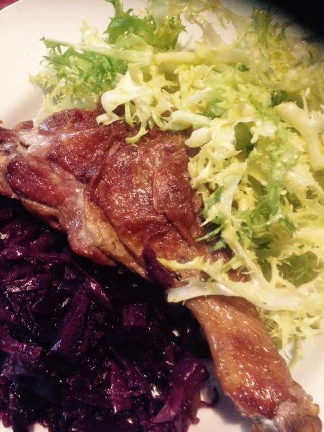 DUCK CONFIT WITH BRAISED RED CABBAGE : Ooh La Loire
