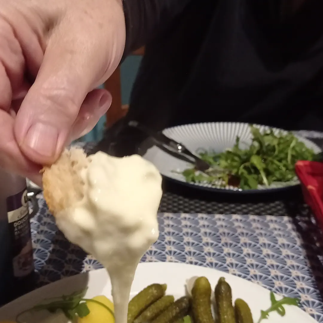 BAKED WHOLE VACHERIN MONT DOR WITH POTATOES AND CORNICHIONS